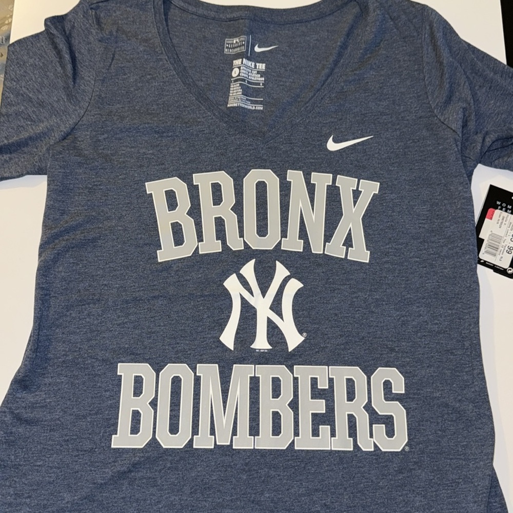 🆕 NEW YORK YANKEES - Bronx Bombers Women’s Nike Baseball Tee Shirt NEW MLB